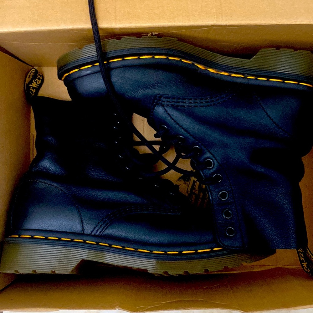 Dr Marten boots pascal leather